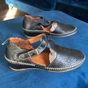 Spring Step Shoes Airy Wedge Shoes Womens Leather T Strap AIRY-B size 8.5 NWOB